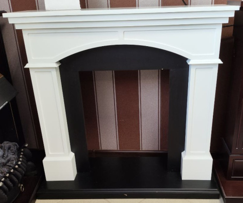 Комплект Портал Royal Flame Langford STD белый/черный + Очаг Royal Flame Fobos FX M Black